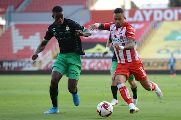 En el verano, Rodríguez fichó con los Rayos de Necaxa, el undécimo club en la carrera del futbolista de apenas 24 años tras militar en el Chelsea, Deportes Quindío, Uniautónoma, Bastia, Vitória Setubal, Sint Truidense, Santa Fe, Cortuluá, Tampico Madero, Tenerife y Central Córdoba. Con los hidrocálidos ha jugado siete partidos (cinco como titular) en el Guardianes 2020.