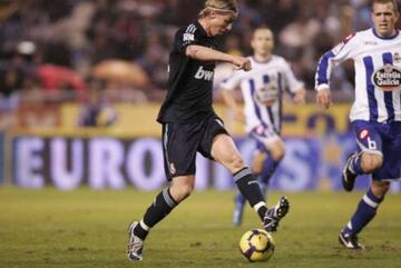 He's behind you... Guti lays up the ball for Benzema with a cheeky backheel