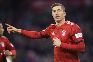 De nueva cuenta, el polaco aparece dentro de los máximos anotadores del año, pues hizo 48 tantos con Bayern Múnich y 6 más con Polonia.