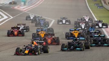 33 VERSTAPPEN Max (nld), Red Bull Racing Honda RB16B, action, 44 HAMILTON Lewis (gbr), Mercedes AMG F1 GP W12 E Performance, action start of the race, depart, during Formula 1 Gulf Air Bahrain Grand Prix 2021 from March 26 to 28, 2021 on the Bahrain International Circuit, in Sakhir, Bahrain - Photo Frédéric Le Floc?h / DPPI
AFP7
28/03/2021 ONLY FOR USE IN SPAIN