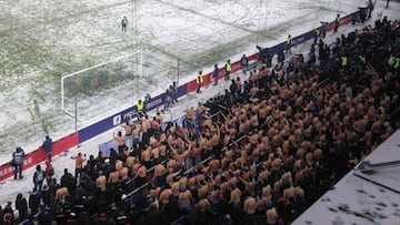 La afici&oacute;n durante el partido. 