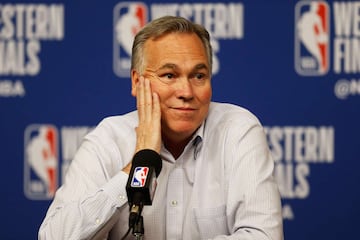 A pesar de sus credenciales, Mike D'Antoni, coach de los Rockets, sigue sin disputar unas finales de la NBA. 