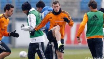 Bale vuelve a entrenarse y apunta al derbi de Copa