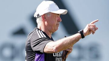 Ancelotti durante el entrenamiento.