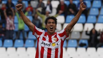 Ulloa celebra uno de sus goles con el Almer&iacute;a.