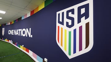 La selección de Estados Unidos cambió los colores de su logo en solidaridad a la comunidad LGBTQ, misma que es discriminada en Qatar, tierras mundialistas.