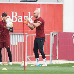 Bono toma ventaja a Dmitrovic