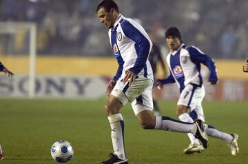 El central paraguayo llegó a la Liga MX como el sustituto de Aquivaldo Mosquera, quien había emigrado al Sevilla. Manzur estuvo un año en Pachuca y después regresó a tierras guaraníes con el Libertad.