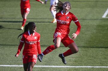 Inma Gabarro celebra el gol del empate del Sevilla ante el Real Madrid en Valdebebas.