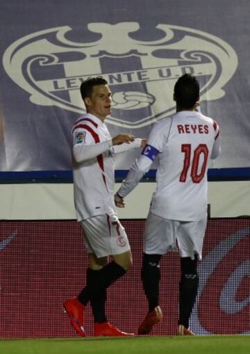 0-1. Kevin Gameiro celebró el primer tanto.