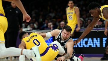 Why were both the Lakers and Mavericks angry at referees after their double overtime game?