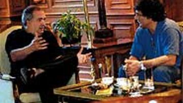 <b>NO SE LO CREEN</B>. Ni González ni el padre de Milito terminan de creerse los problemas con el reconocimiento.