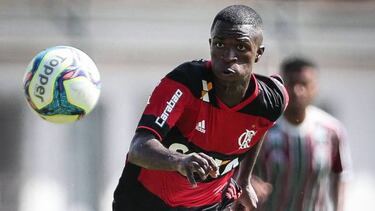 Flamengo fans leave Vinicius Jr out of their preferred XI