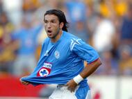 FUTBOL MEXICANO APERTURA 2005
MEXSPORT DIGITAL IMAGE
17 September 2005: Action photo of Francisco Fonseca of Cruz Azul celebrating a goal against Tigres during week 8 game of the 2005 Torneo de Apertura./Foto de accion de Francisco Fonseca de Cruz Azul celebrando un gol en contra de Tigres durante juego de la semana 8 del Torneo de Apertura 2005. MEXSPORT/ALEJANDRO ACOSTA