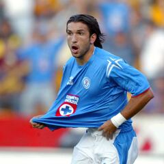 ¡Alta traición! Le dio a Pumas el Bicampeonato y después le anotó un doblete con Cruz Azul