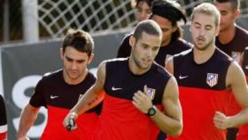 Mario Suárezz se entrena justo al resto de sus compañeros.