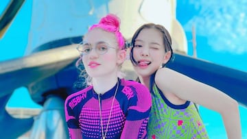 La cantante Grimes comparti&oacute; algunas im&aacute;genes junto a Jennie, integrante de BLACKPINK, posando frente a un cohete de SpaceX. &iexcl;Checa las fotograf&iacute;as!