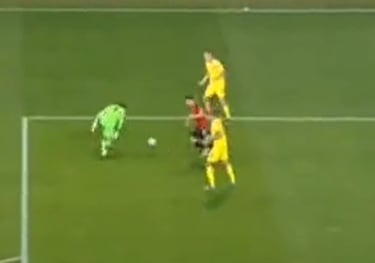 Iturralde, sobre el gol anulado a España: “Sólo Riquelme sabe si tocó al portero”