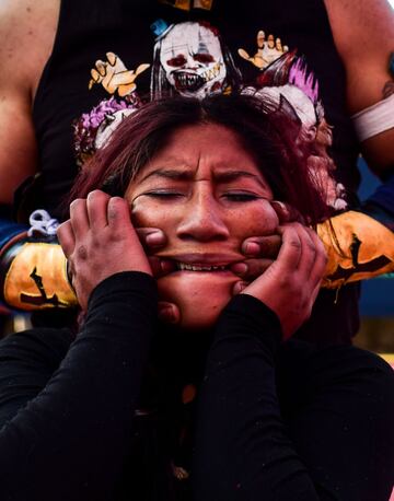 Blanca Pérez con un luchador del club Sharks.