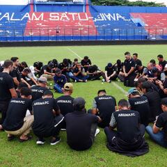 Homenaje del Arema FC a las víctimas de Indonesia