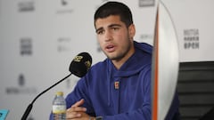 El tenista espa&ntilde;ol Carlos Alcaraz habla en rueda de prensa tras conquistar el t&iacute;tulo en el Mutua Madrid Open tras ganar a Alexander Zverev en la final del torneo.