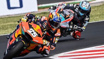 Ajo Motorsport Spanish rider Raul Fernandez rides his bike during the Moto2 qualifiers ahead of the San Marino Grand Prix at the Misano World Circuit Marco-Simoncelli on September 18, 2021 in Misano Adriatico, Italy. (Photo by ANDREAS SOLARO / AFP)