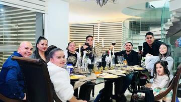 “Me dan ganar de volver a Chile y jugar en un equipo grande; pero no sé si es lo mejor para mis hijos y la familia”