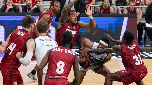 El Unicaja tira de galones ante el UCAM y fuerza el desempate