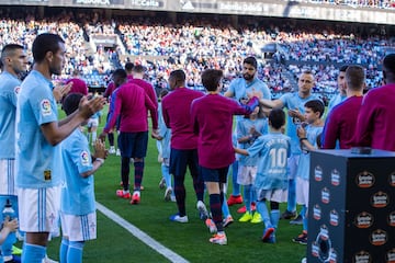Los jugadores del Celta hicieron el pasillo al campeón de LaLiga.