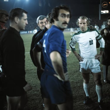 (CLASIFICADO) La eliminatoria se resolvió con dos empates, pero el más abultado resultado del encuentro de ida clasificó al Madrid. En la ida, disputada en Düsseldorf, los blancos empataron (2-2) después de que Roberto Martínez y Pirri igualaran los dos goles que el Gladbach había marcado en la primera media hora. En el Bernabéu también tocó remontada: Heynckes (aquí la otra eliminatoria en la que fue protagonista) adelantó al Borussia, y Santillana empató para clasificar al Madrid. 