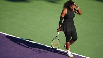 Naomi Osaka arrasa a Serena Williams en la primera ronda