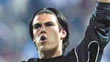 <b>VALDÉS CANTA VICTORIA. </b>El dueño de la meta azulgrana quiere repetir mañana esta escena.