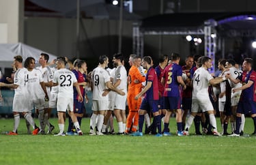Clásico de Leyendas en Puerto Rico entre Real Madrid y Barcelona en el Estadio Juan Ramón Loubriel​ en Bayamón.