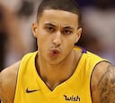 Kuzma explota (30+10) pero no puede con los 33 de Booker