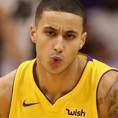 Kuzma explota (30+10) pero no puede con los 33 de Booker