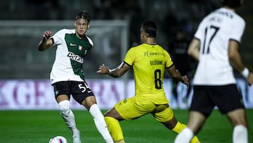 Bruno Ramos conduce el balón en un partido de Copa con el Sporting de Portugal. (Instagram Bruno Ramos).