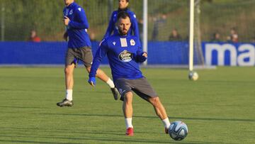 Emre &Ccedil;olak, durante un entrenamiento del Deportivo.