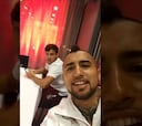 Arturo Vidal, de buen ánimo en cena del Bayern: así la disfruta