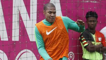 Alexis Henríquez durante un entrenamiento de Nacional.
