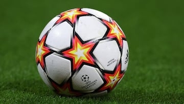 Soccer Football - Champions League - Round of 16 Second Leg - Liverpool v Inter Milan - Anfield, Liverpool, Britain - March 8, 2022 Official match ball displaying the logo of the UEFA Champions League REUTERS/Phil Noble