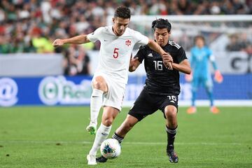 El 'Guti' tuvo poca participación en los últimos meses con el PSV, llegó al Tri sin ritmo. inició de titular contra Canadá en el segundo duelo del grupo, a minutos de que acabará el primer tiempo se tiró al césped y se tocó la parte posterior del muslo derecho, salió de cambio. Hace unas horas el parte médico de la selección lo dio de baja.