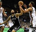 Los Bucks aseguran los playoffs a costa de unos nefastos Nets