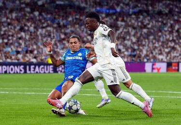 Jugada de Facundo Medina y Vinicius que supuso el penalti  por mano. 