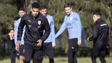 Tab&aacute;rez prueba sin Valverde antes de debut con Argentina