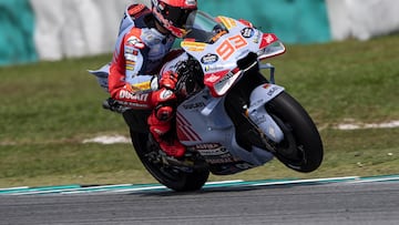 Marc Márquez pilota la Ducati del Gresini Racing en los test de Sepang.