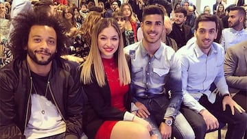 Asensio y la triunfita Mireya intercambian números de teléfono