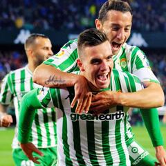 El Betis respira y el Villarreal, que falló un penalti en el 89’, en descenso
