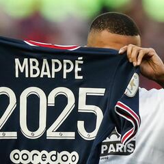 El salario al que renuncia Kylian Mbappé al irse del PSG