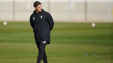 Robert Moreno, entrenador del Granada.