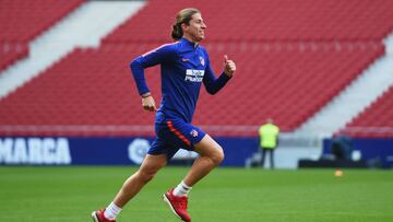 Filipe Luis, trabajando en el Wanda Metropolitano antes del Atlético-Alavés